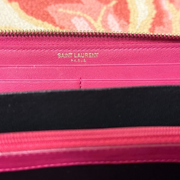 YVES SAINT LAURENT Leather Classic Y Ligne Clutch/Zip-Around Wallet - Fuchsia - Picture 9 of 16